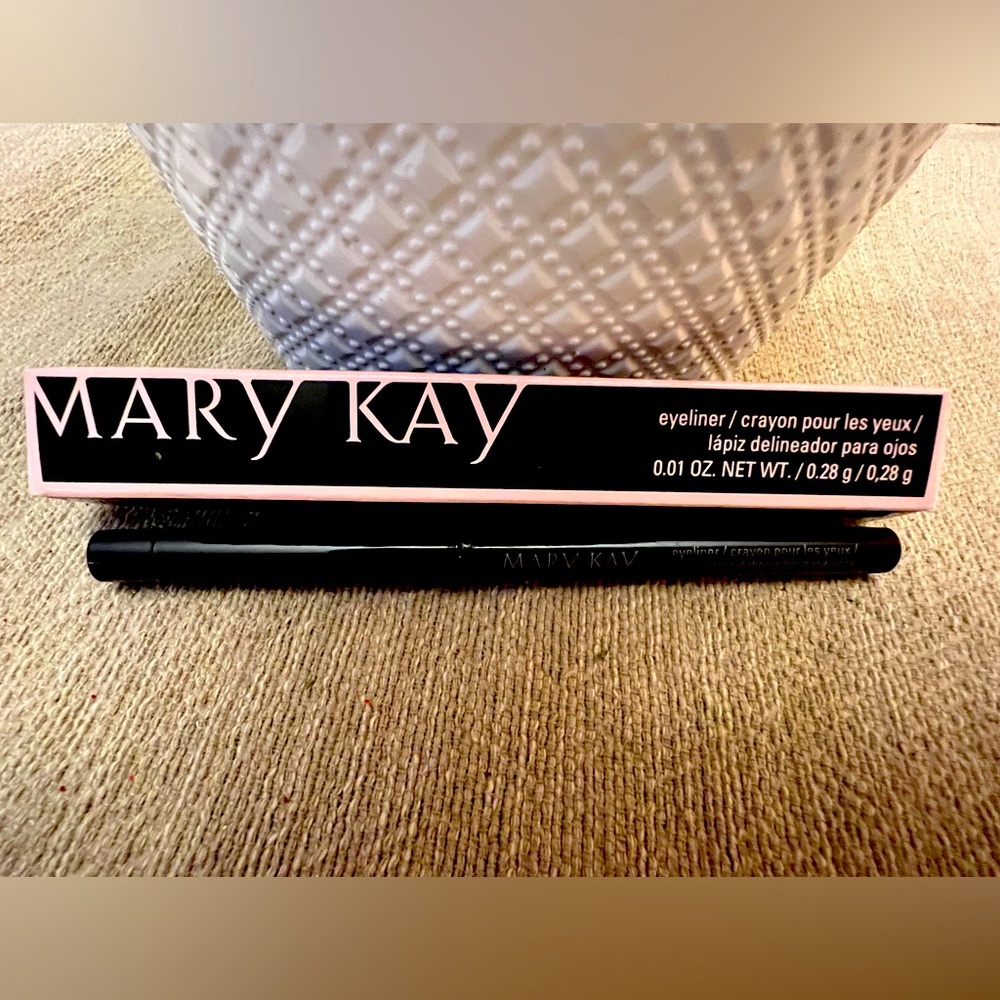New Mary Kay Eye Liner